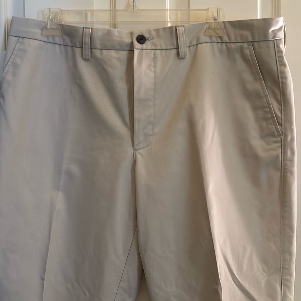 Men’s khakis. Tan. 40 X 29.
